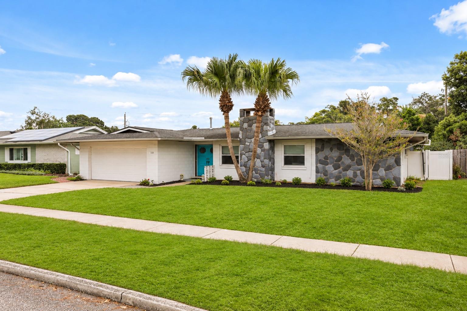Listing photo 2 for 518 Gilbert Rd