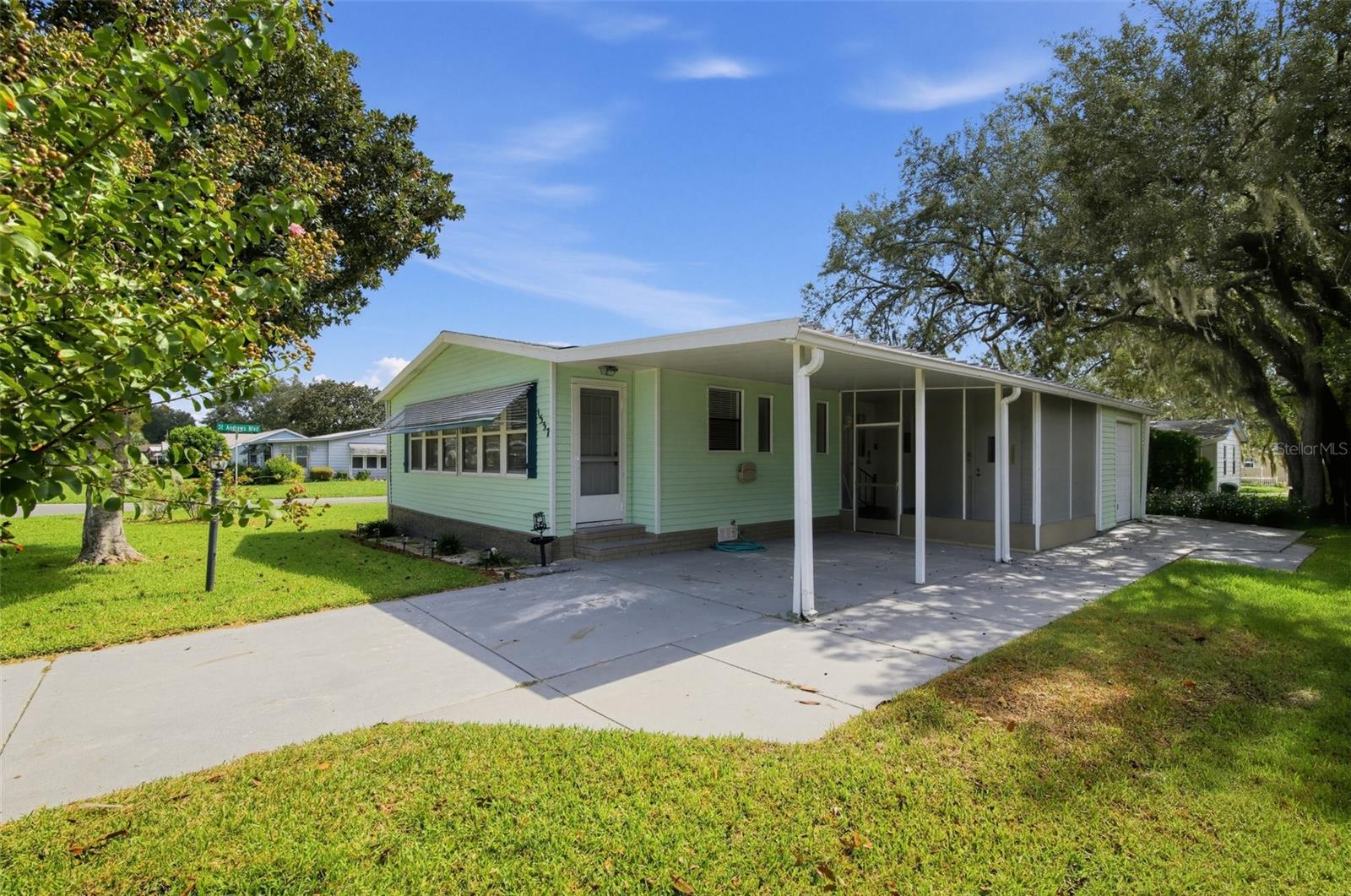 Listing photo 2 for 1537 E Schwartz Blvd