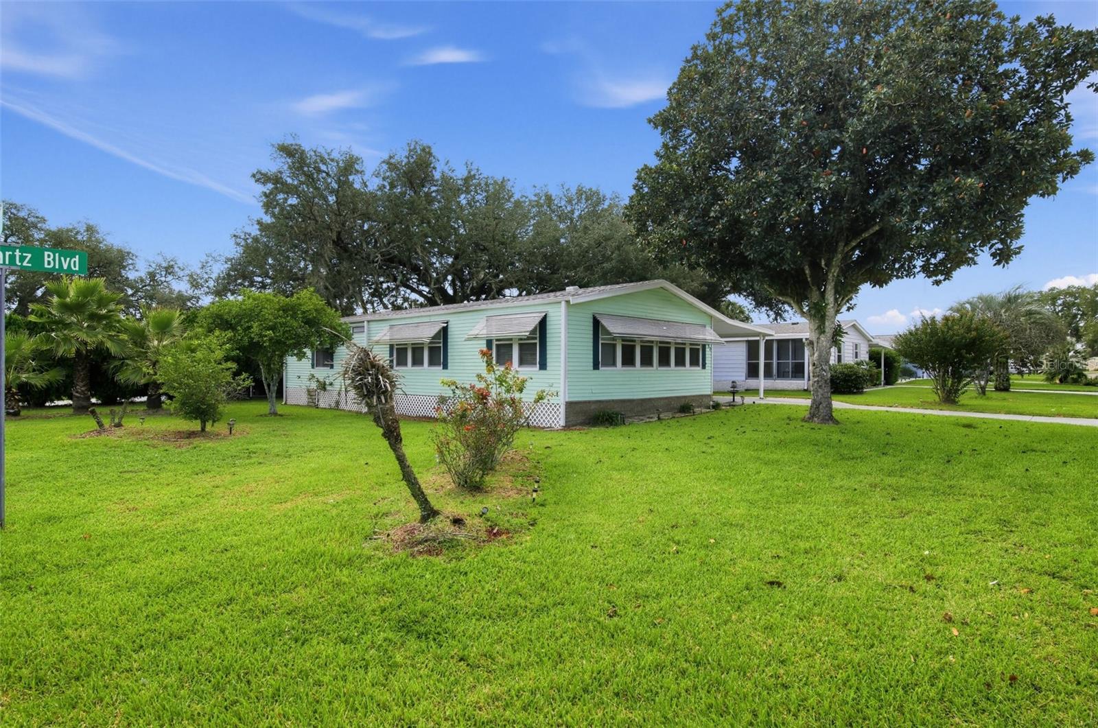 Listing photo 3 for 1537 E Schwartz Blvd