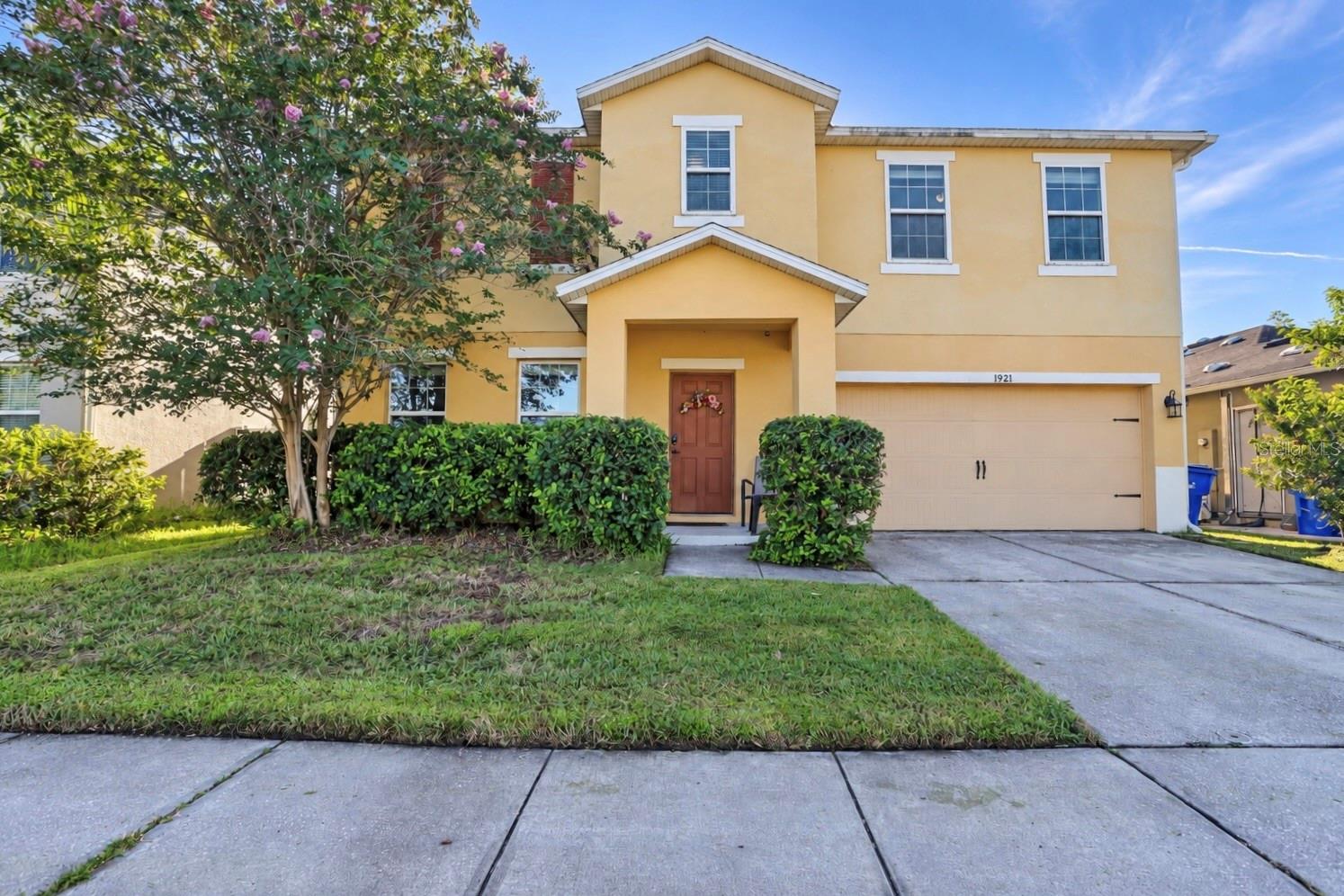 1921 BETSY ROSS LANE