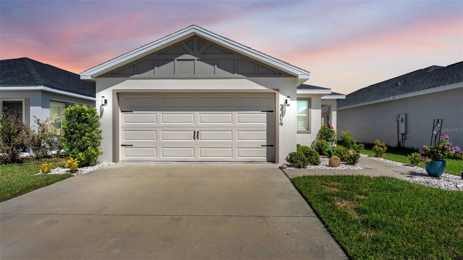 Listing photo 1 for 3304 Costello Cir