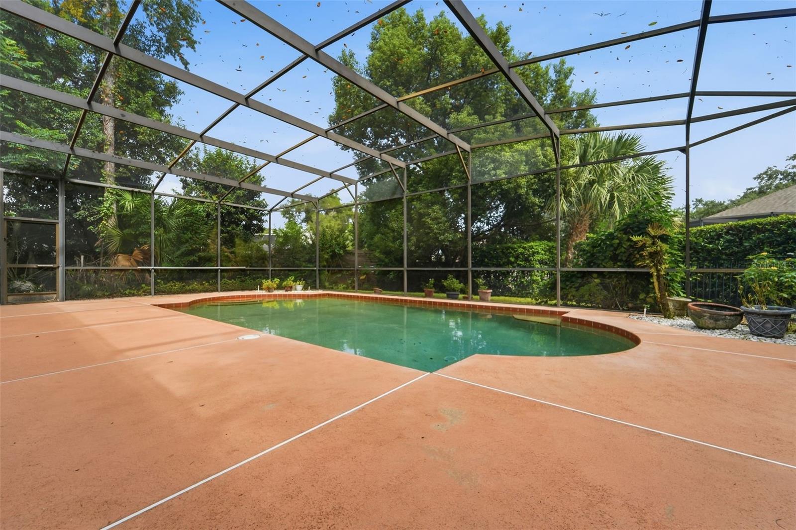 Listing photo 3 for 400 Pine Tree Rd