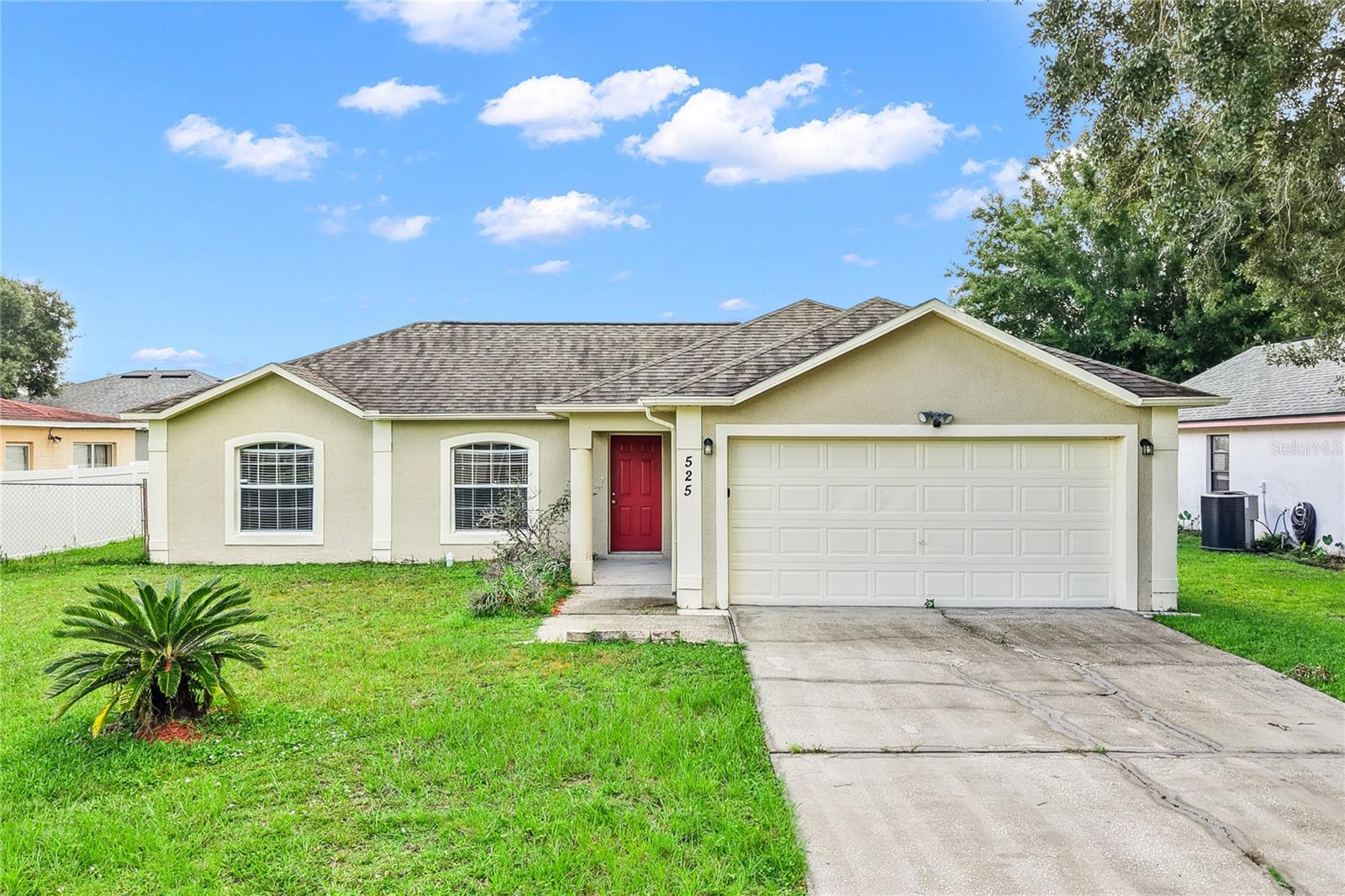 Listing photo 2 for 525 Koala Dr