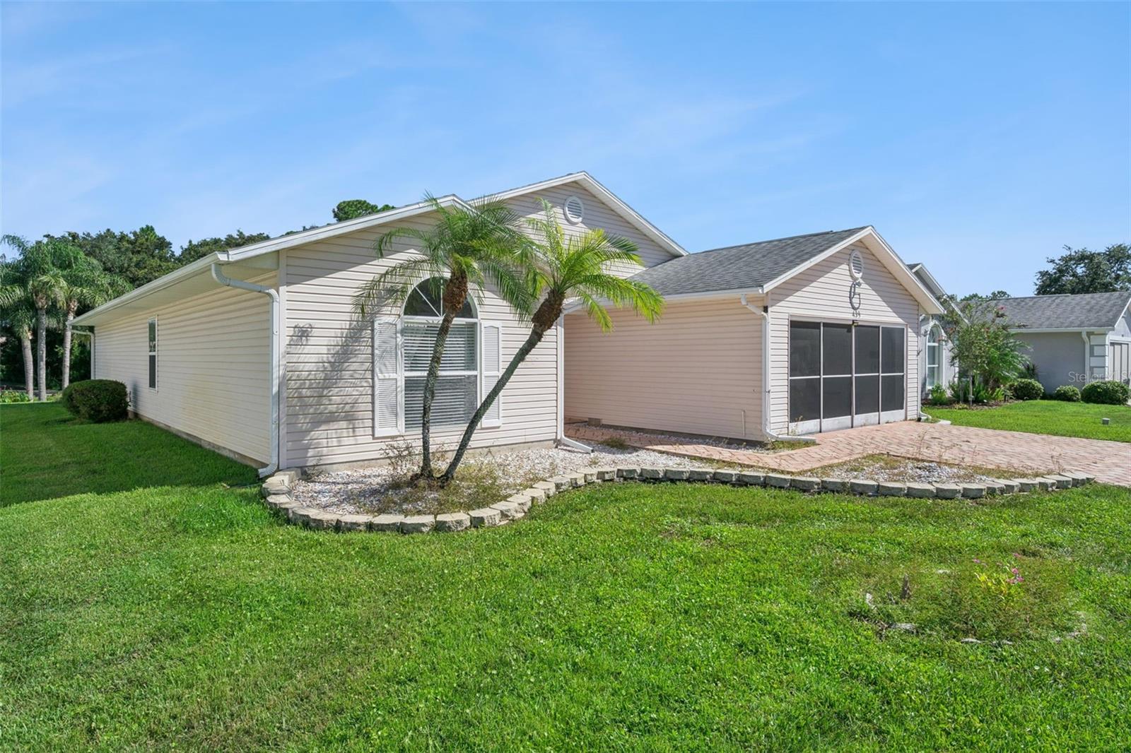 Listing photo 2 for 439 Grand Vista Trl
