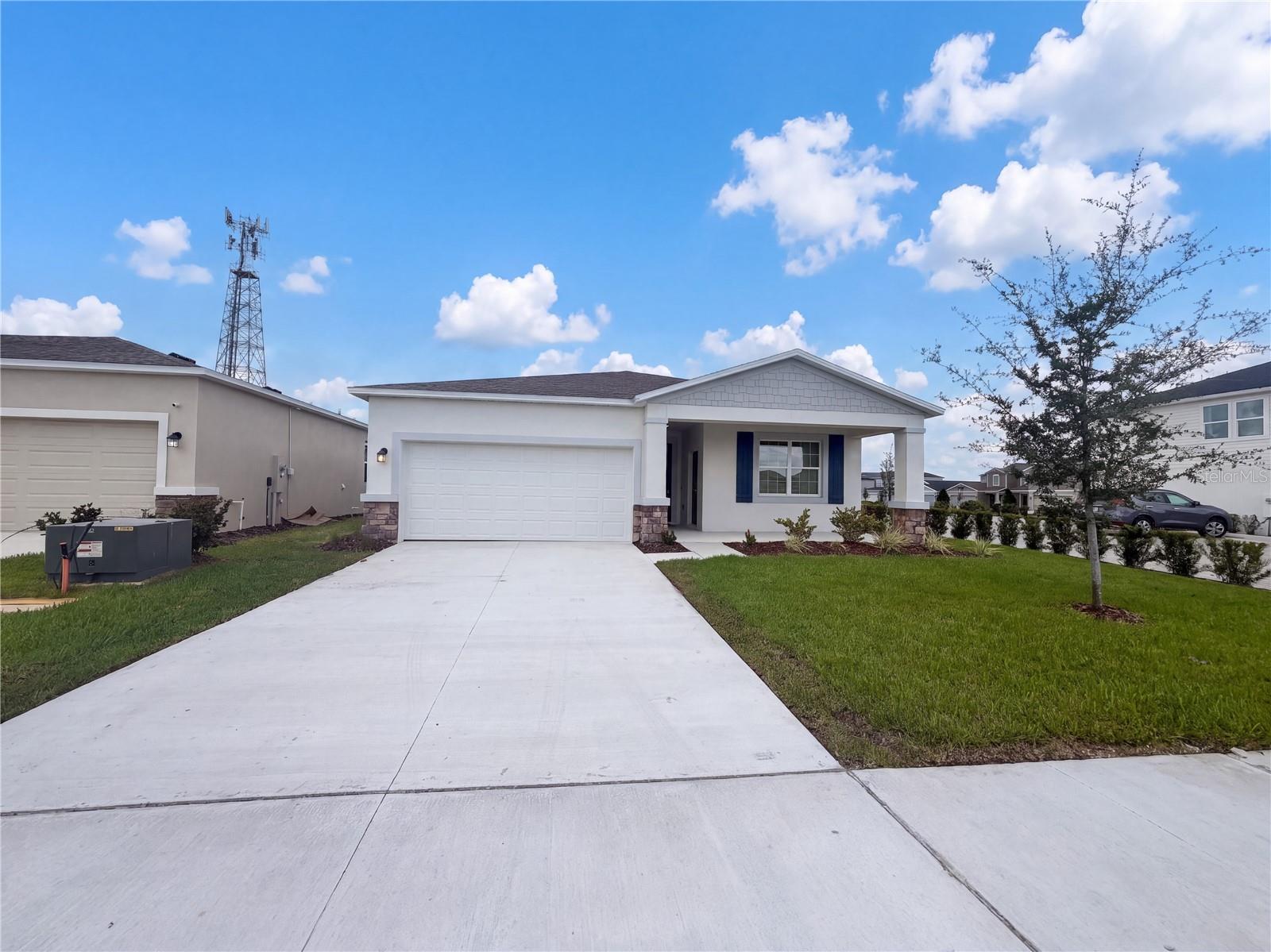 Listing photo 1 for 1520 Redwood Ln #m