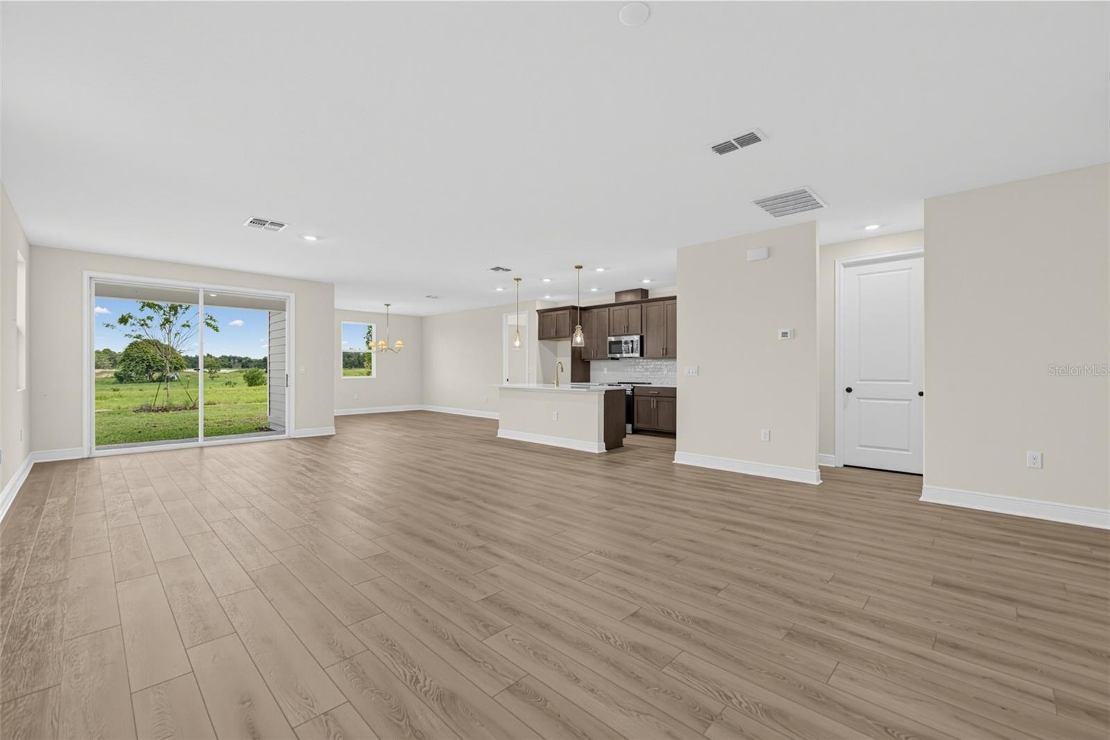 Listing photo 3 for 30134 Emerald Forest Dr