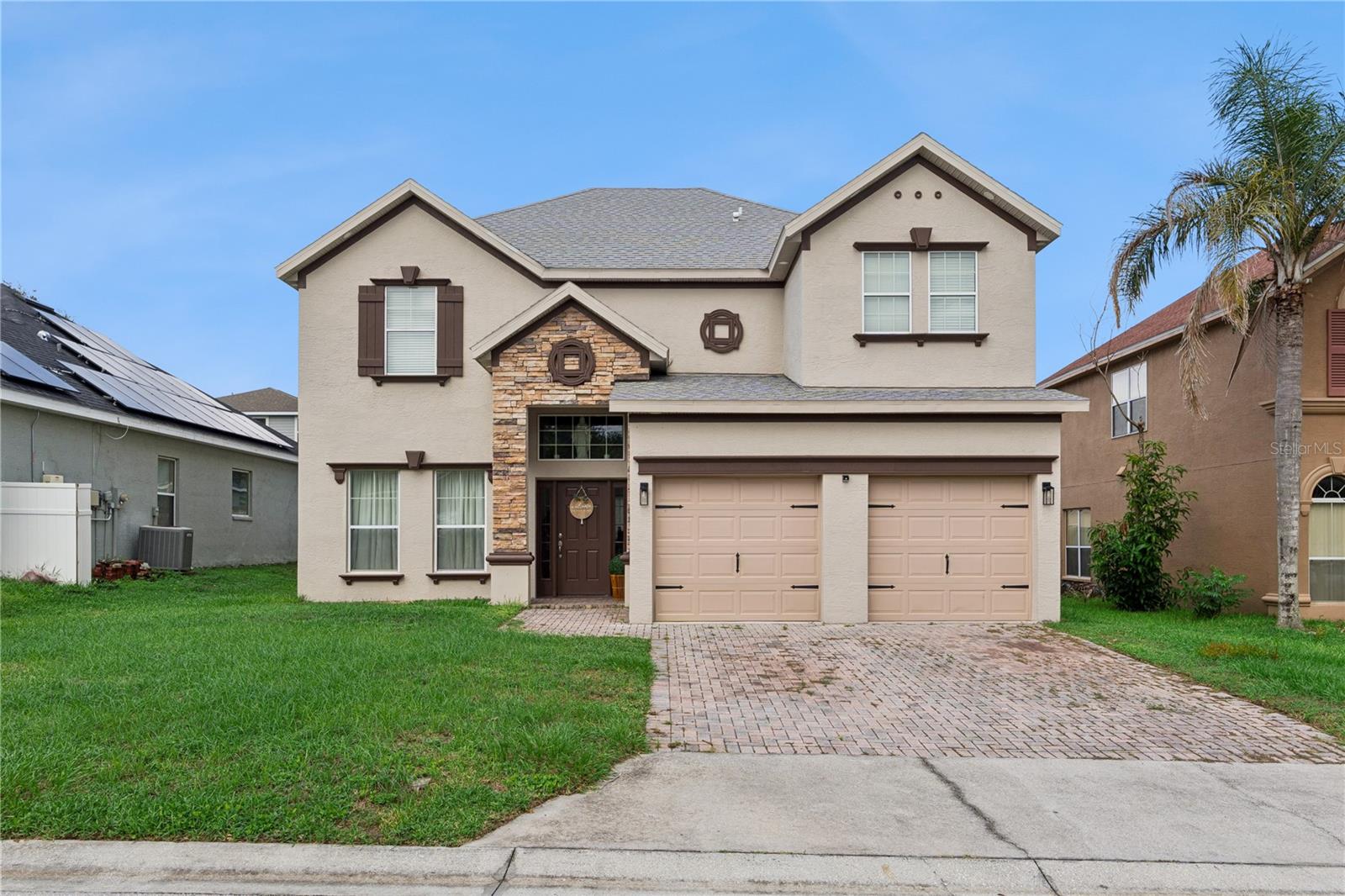 Listing photo 1 for 233 Towerview Dr E