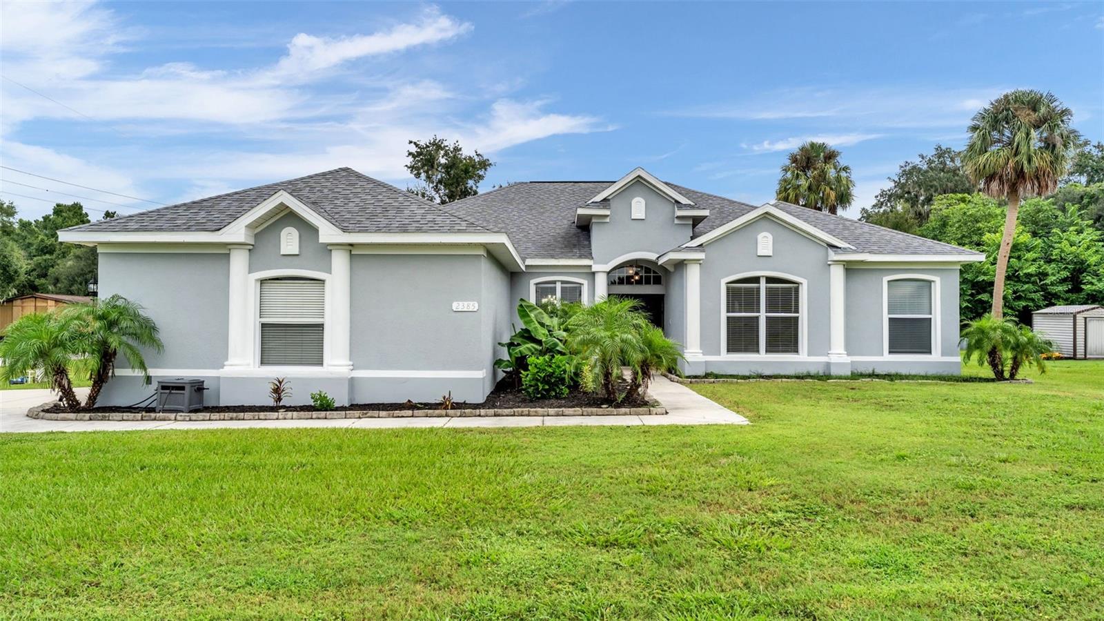 Listing photo 1 for 2385 4th St