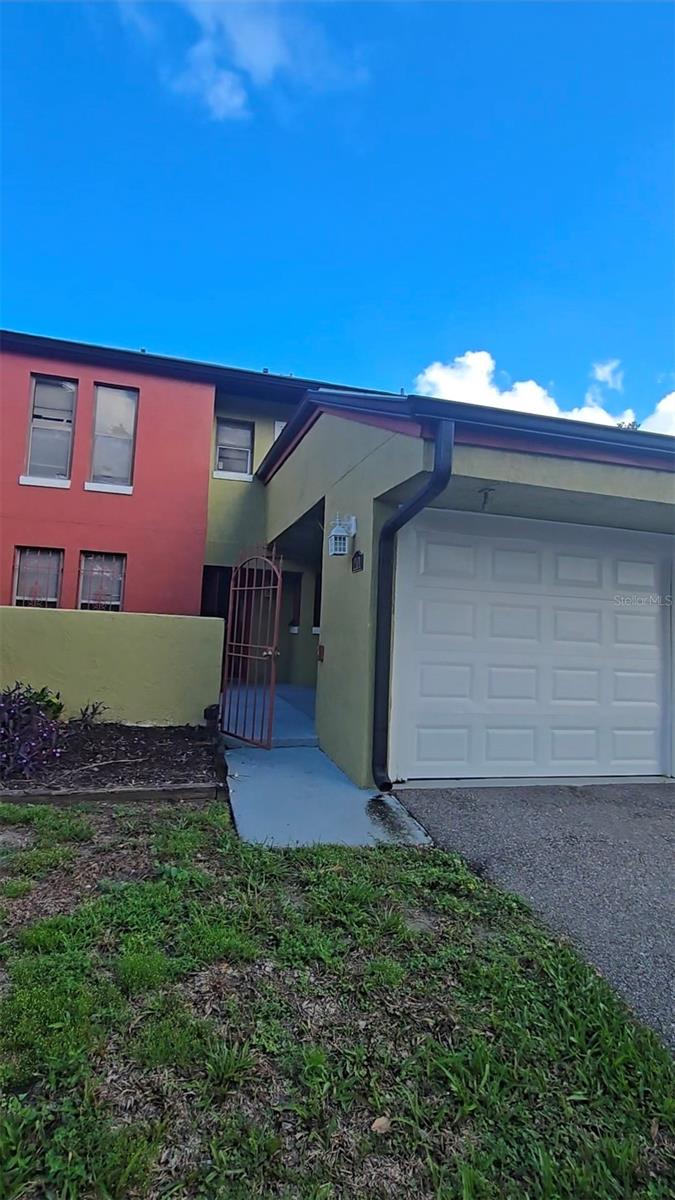 Listing photo 1 for 2101 Honour Rd #2101