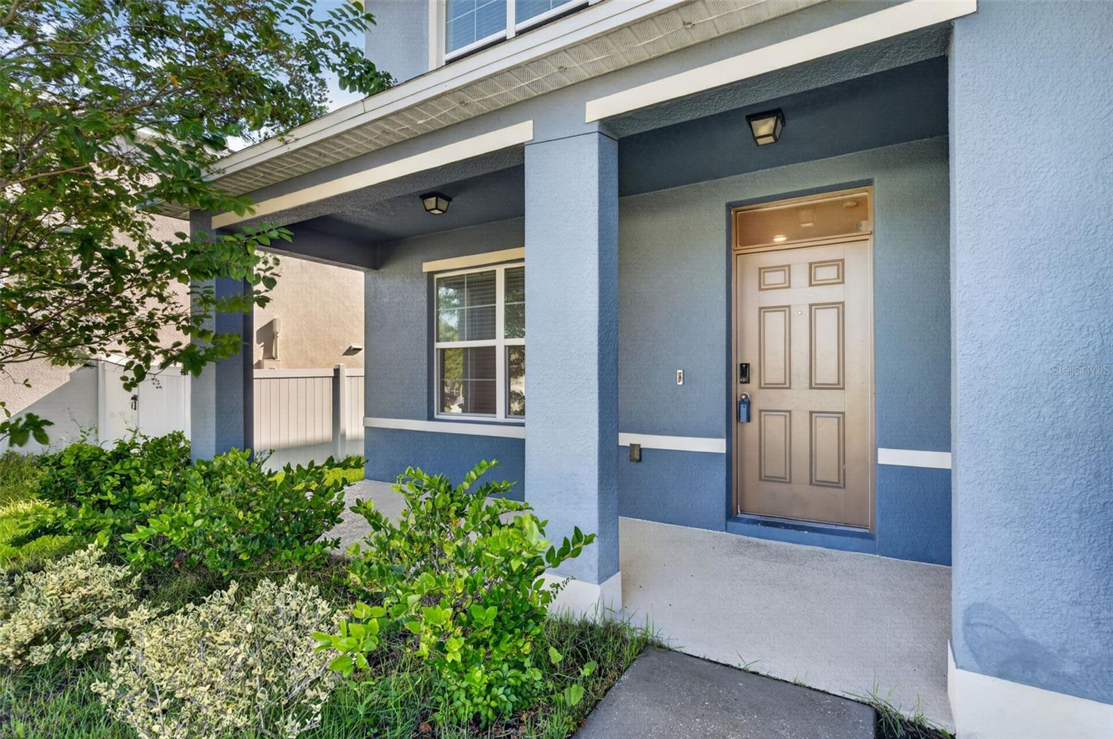 Listing photo 2 for 3042 Bethpage Loop