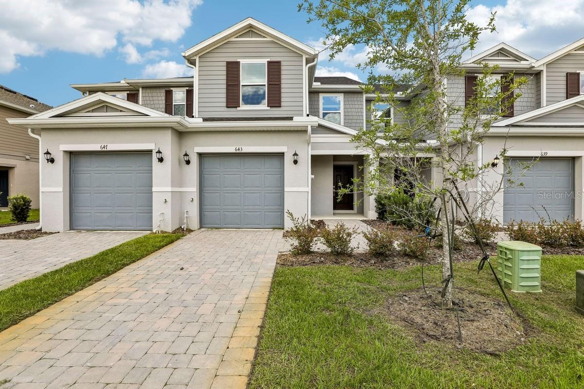 Listing photo 1 for 643 Meadows Edge Pl