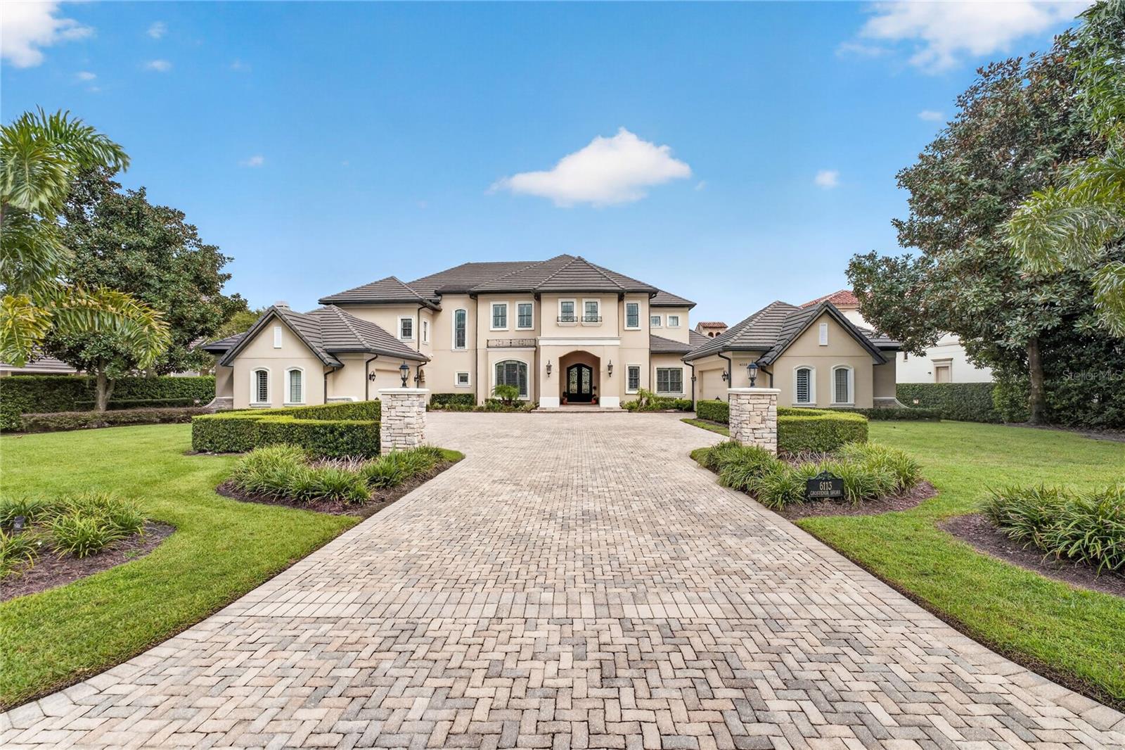 Listing photo 2 for 6113 Grosvenor Shore Dr