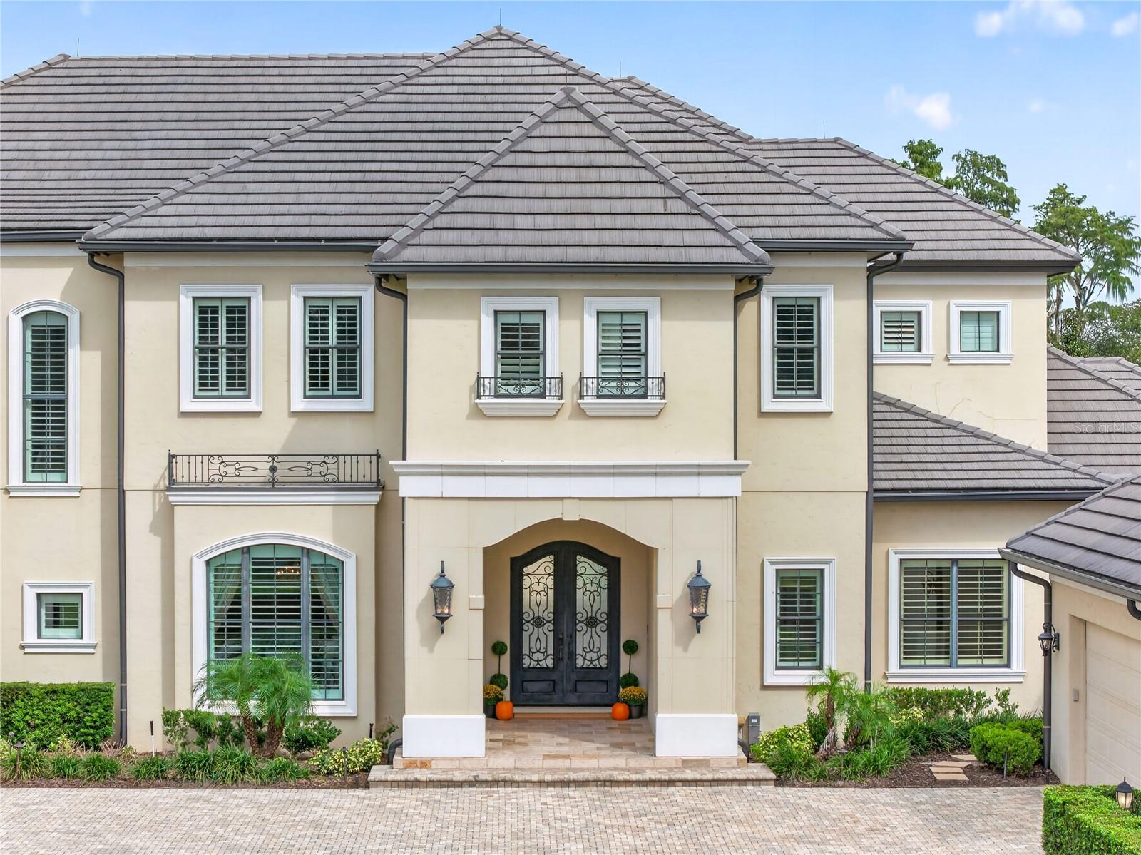 Listing photo 3 for 6113 Grosvenor Shore Dr