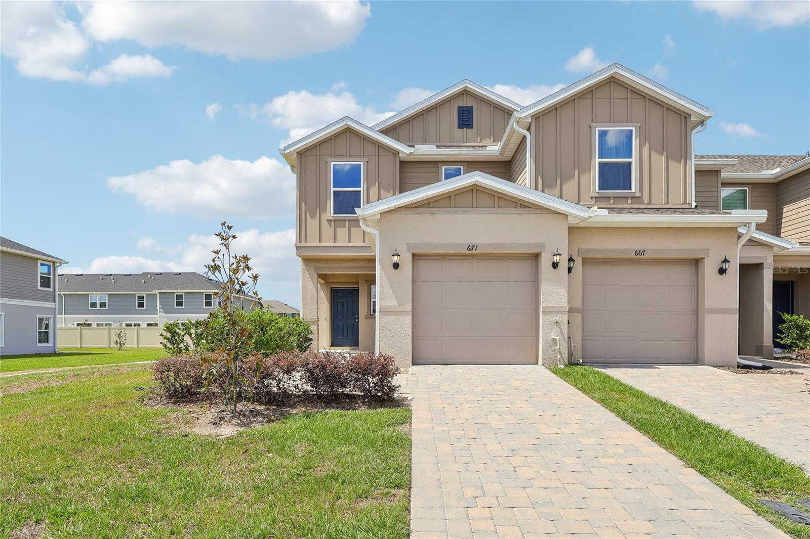 Listing photo 1 for 671 Meadows Edge Pl