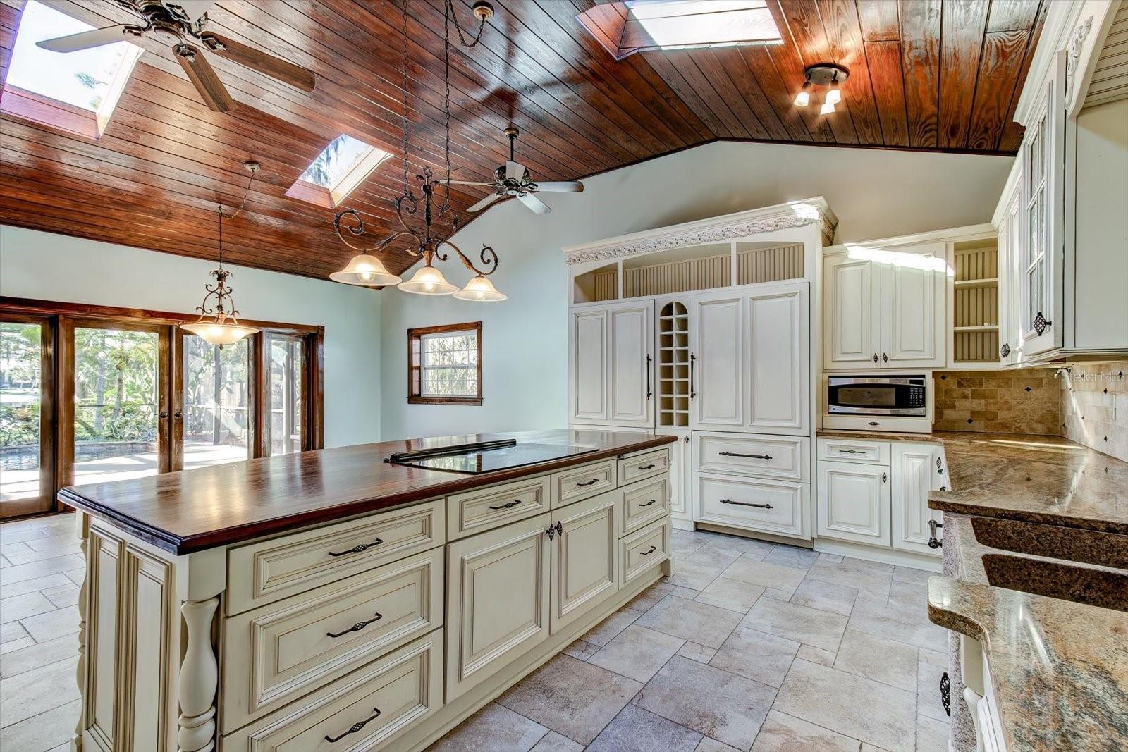 Listing photo 3 for 9793 Lake Georgia Dr