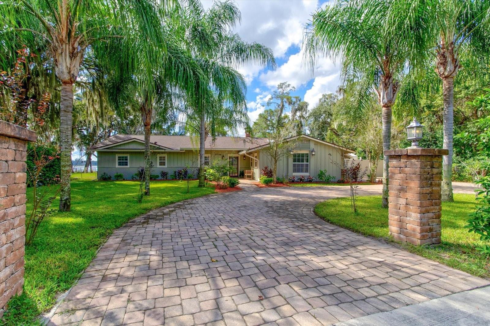 Listing photo 2 for 9793 Lake Georgia Dr