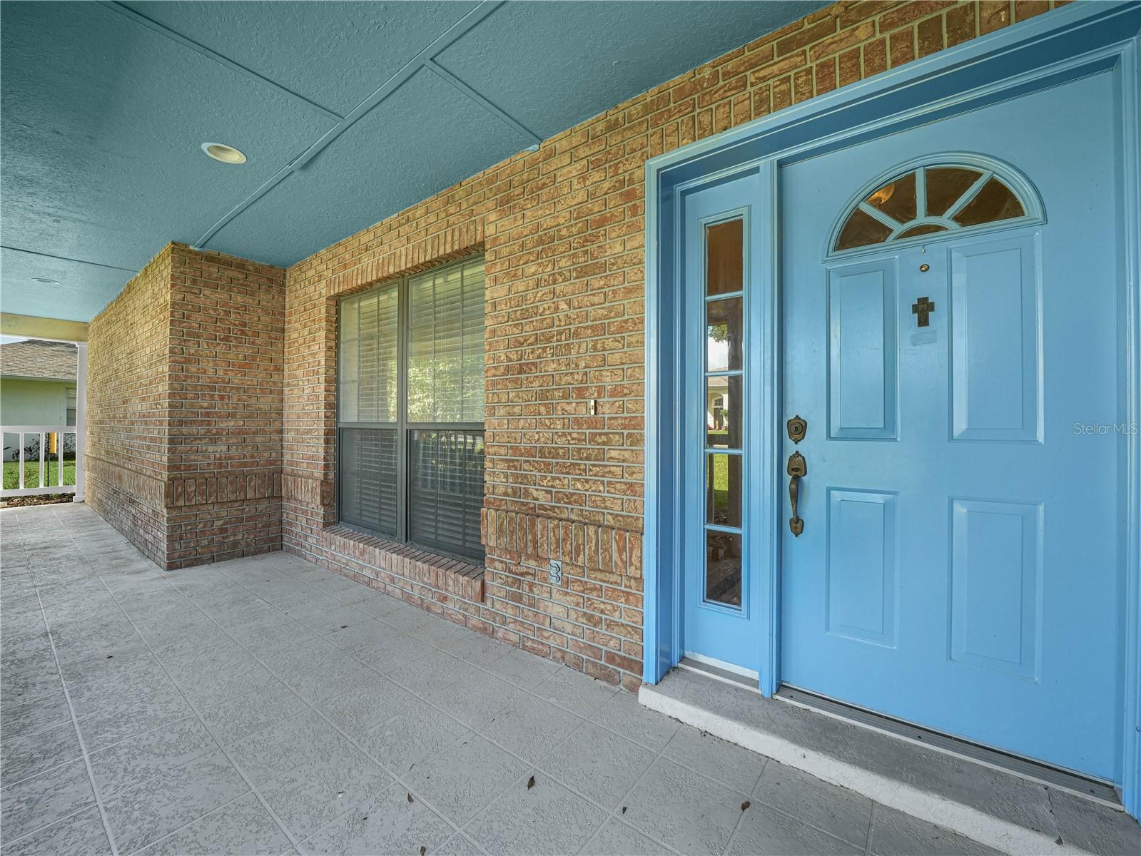 Listing photo 2 for 5657 Bloomfield Blvd