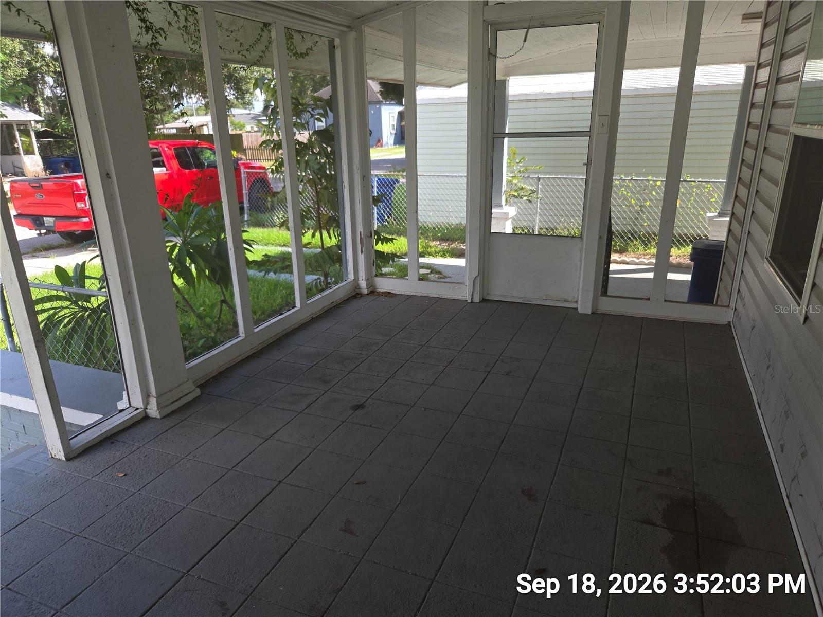 Listing photo 3 for 602 Nw 1st Ave