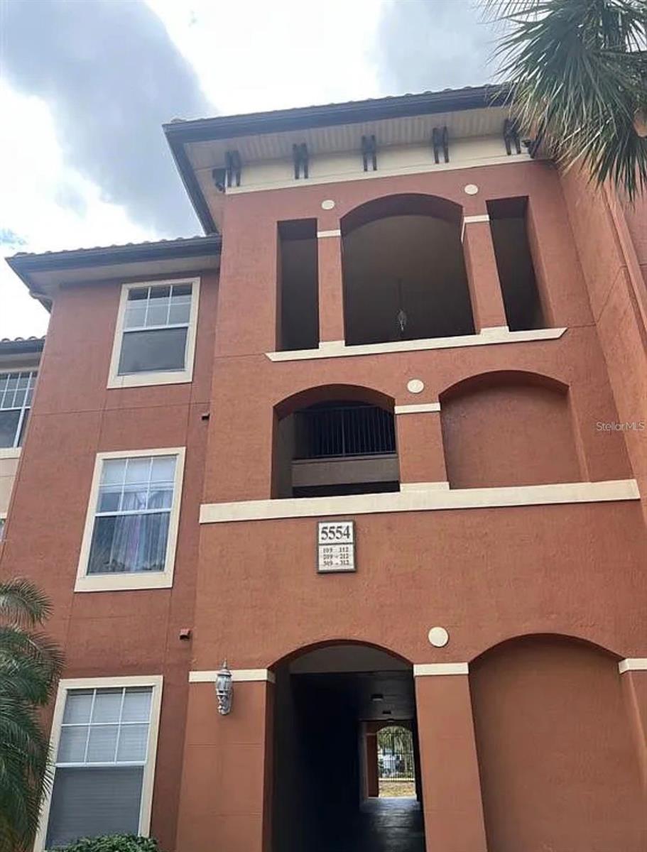 5554 METROWEST BOULEVARD Unit 4-310