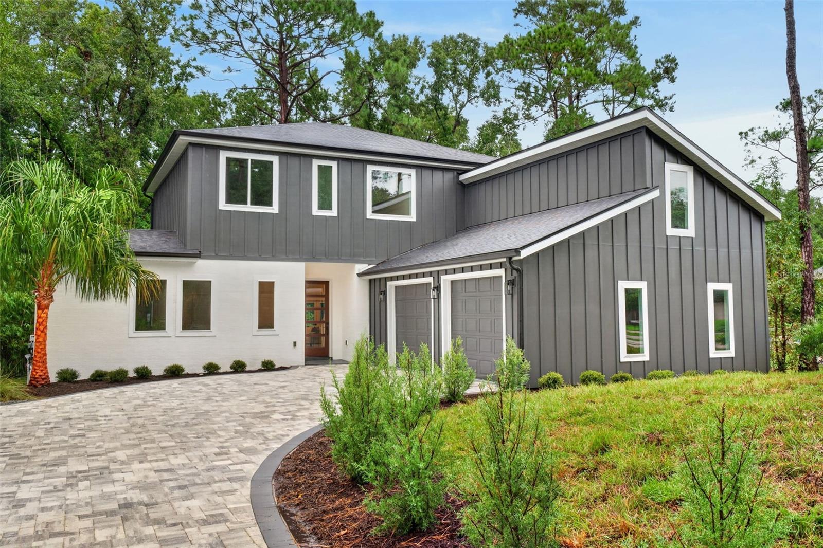 Listing photo 1 for 628 Silver Creek Dr