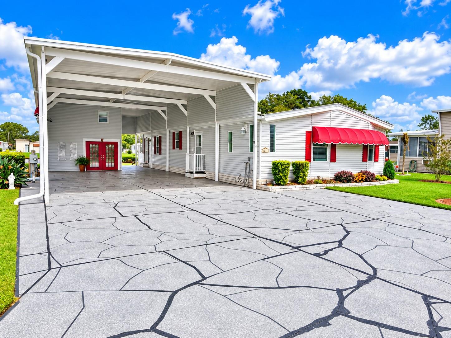 Listing photo 3 for 5214 Island View Cir N