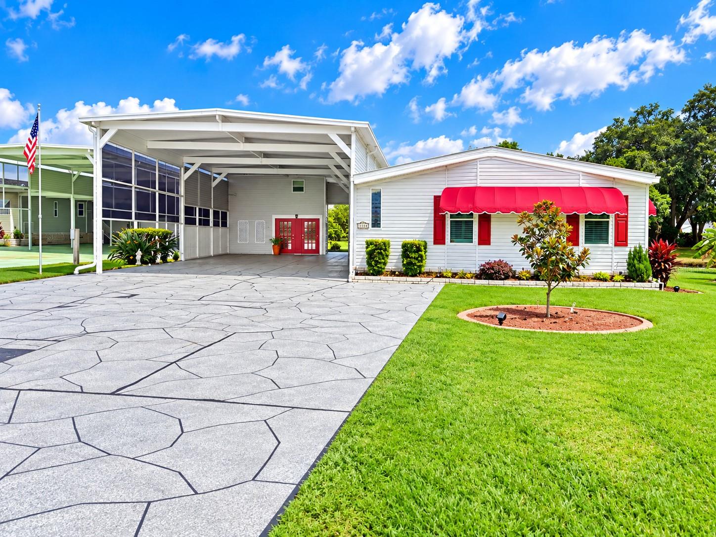 Listing photo 2 for 5214 Island View Cir N