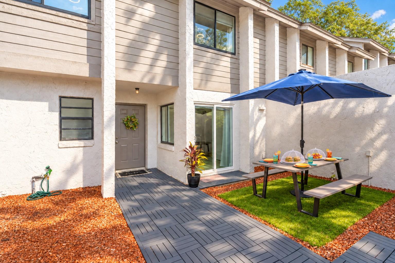 Listing photo 1 for 139 Olive Tree Cir