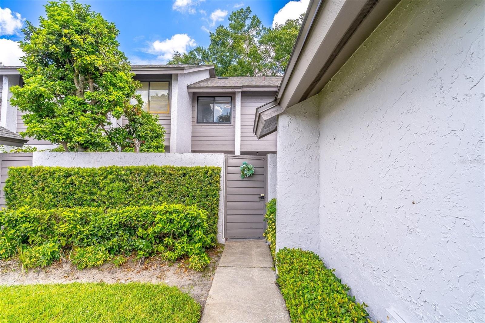 Listing photo 3 for 139 Olive Tree Cir