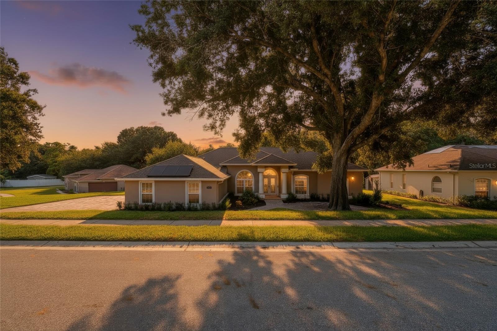 Listing photo 1 for 16208 Arrowhead Trl