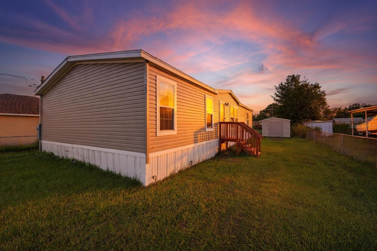 Listing photo 1 for 1123 S Terry Ave