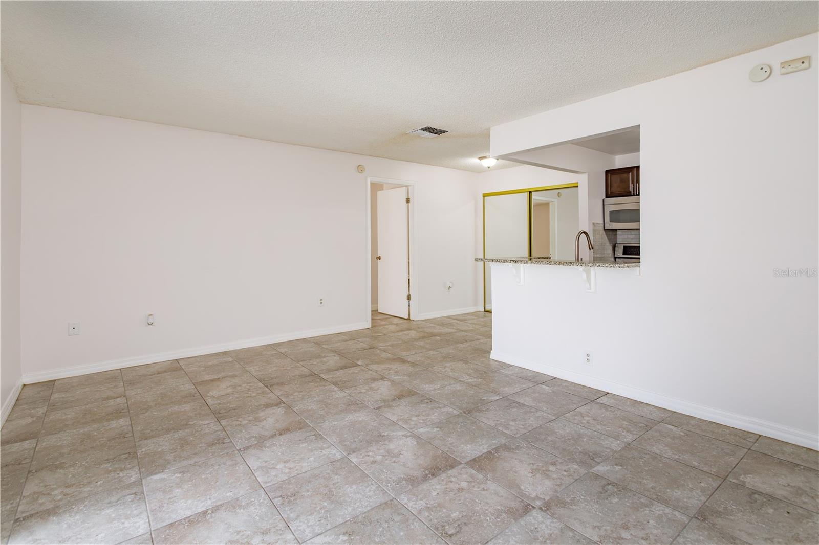 Listing photo 3 for 3854 Galley Ct #101