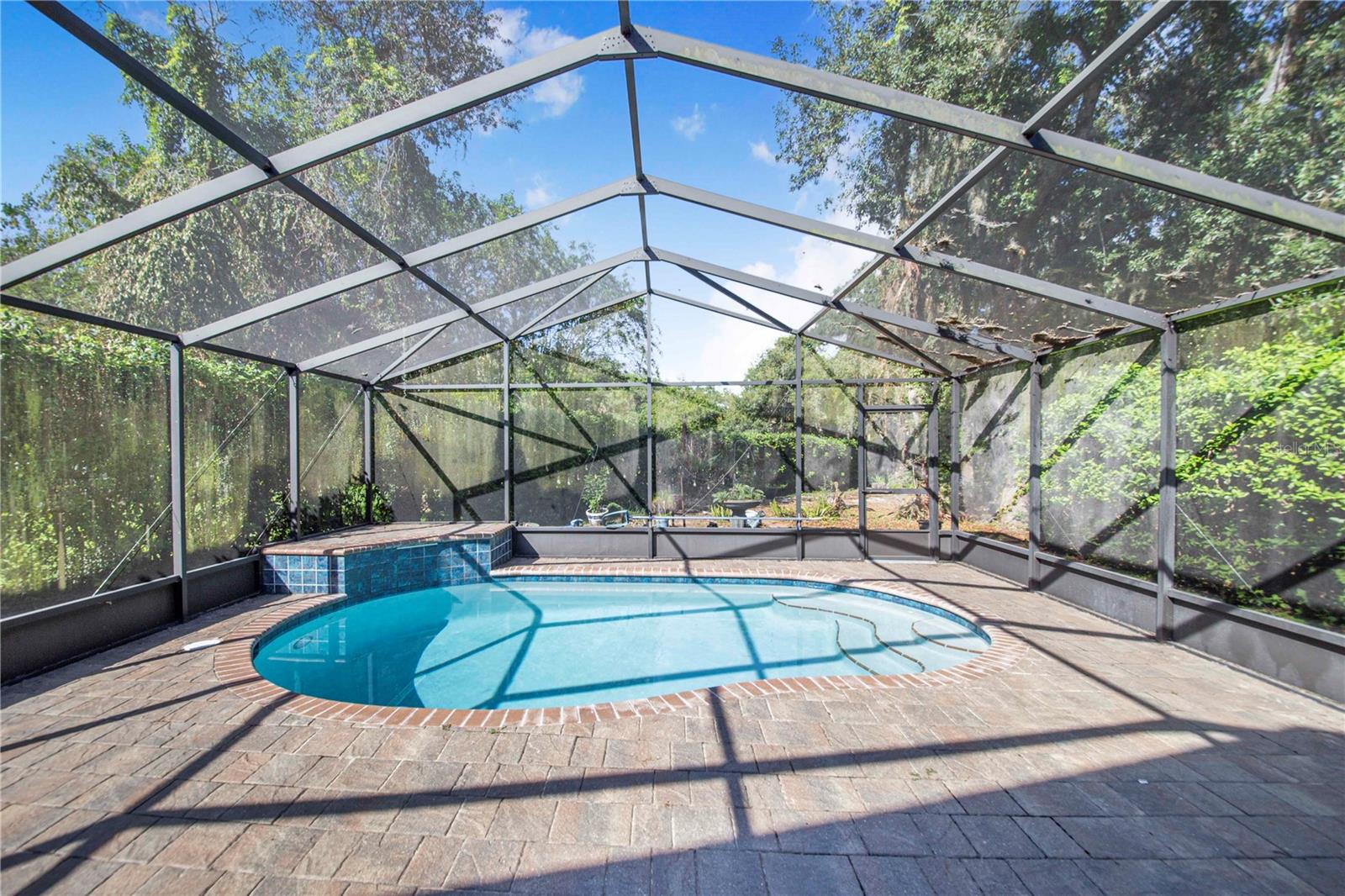 Listing photo 2 for 991 Old Cutler Rd