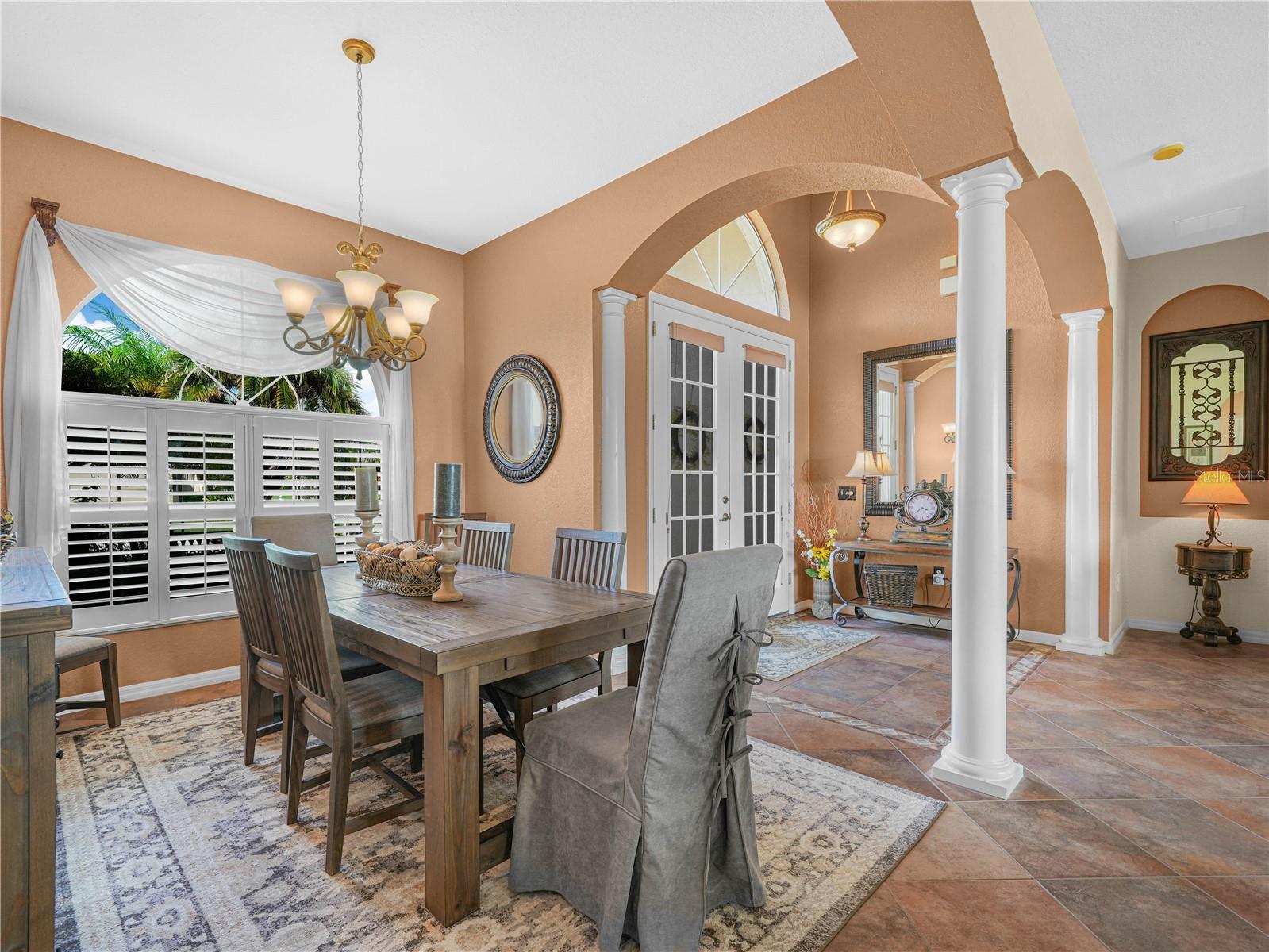 Listing photo 3 for 4064 Phoenician Way