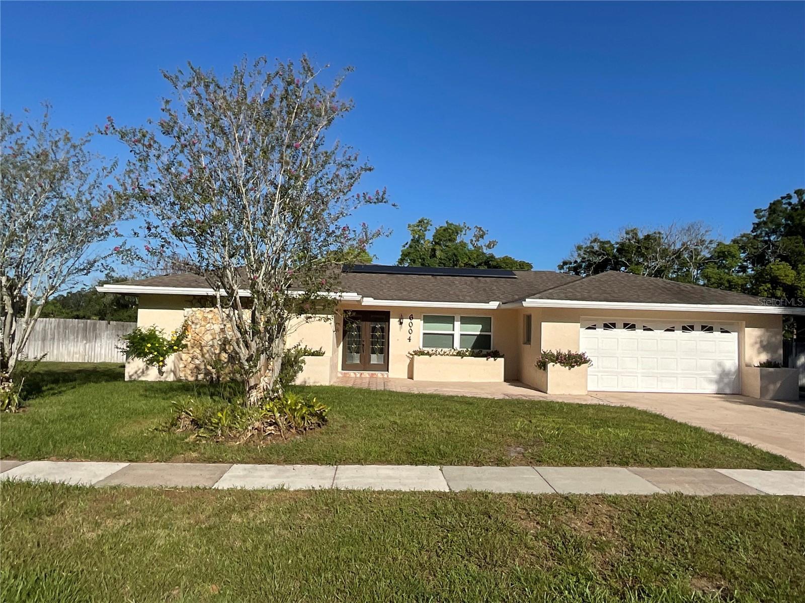 Listing photo 1 for 6004 Hardrock Cir