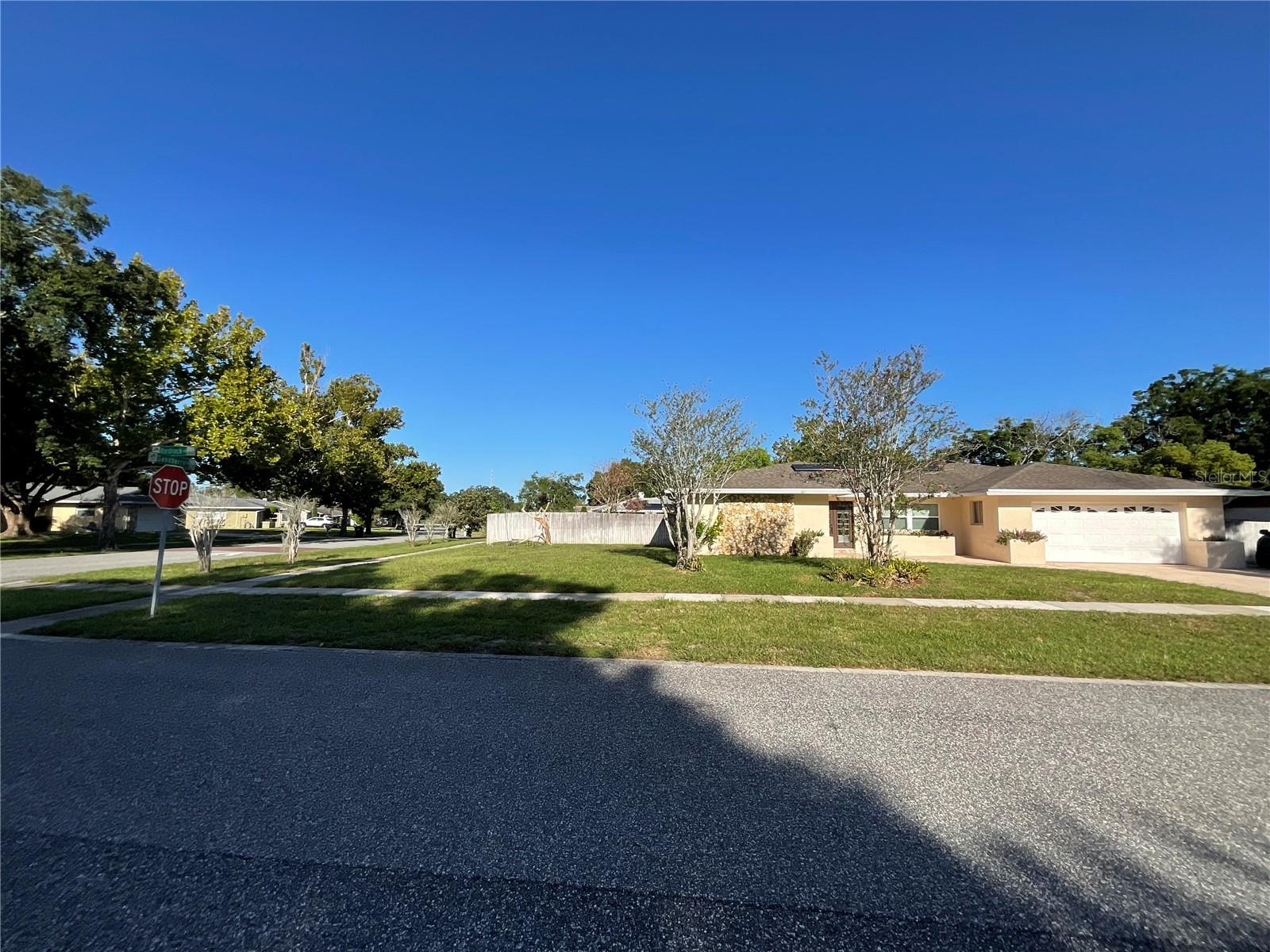 Listing photo 3 for 6004 Hardrock Cir