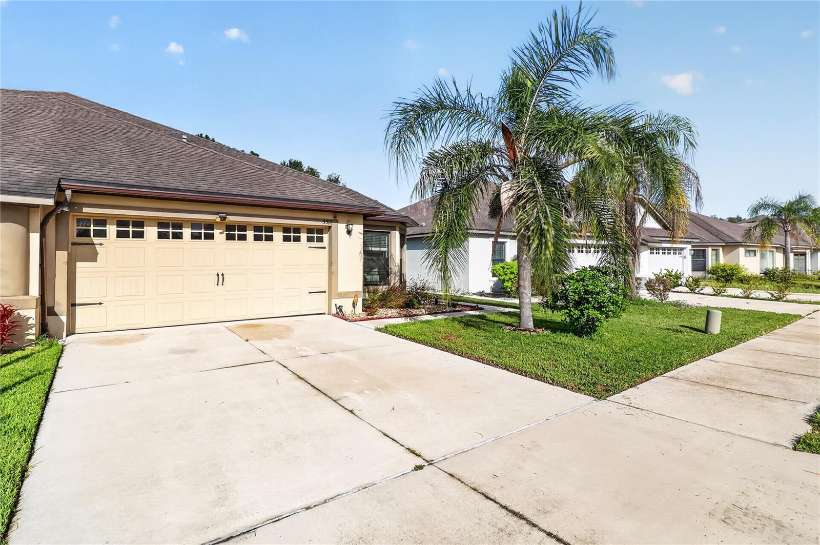 Listing photo 2 for 5516 Maggiore Blvd