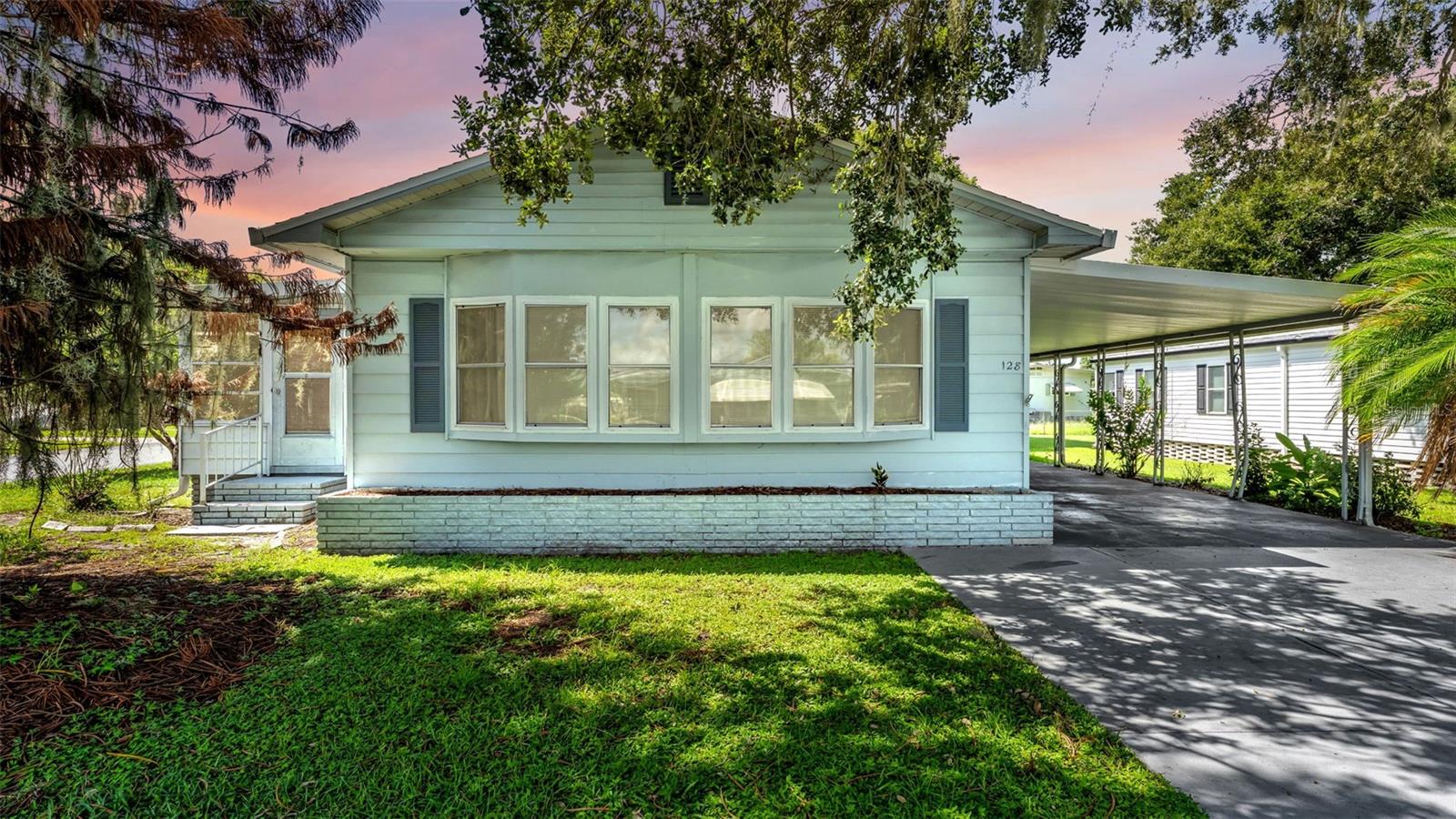 Listing photo 1 for 1610 Reynolds Rd #128