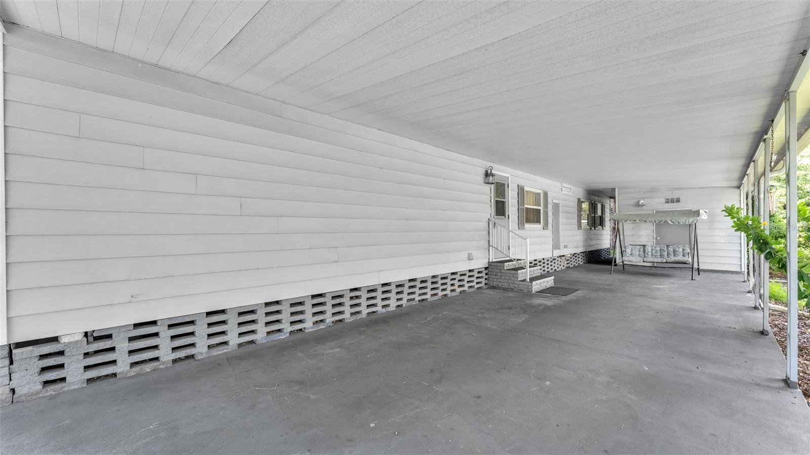 Listing photo 3 for 1610 Reynolds Rd #128