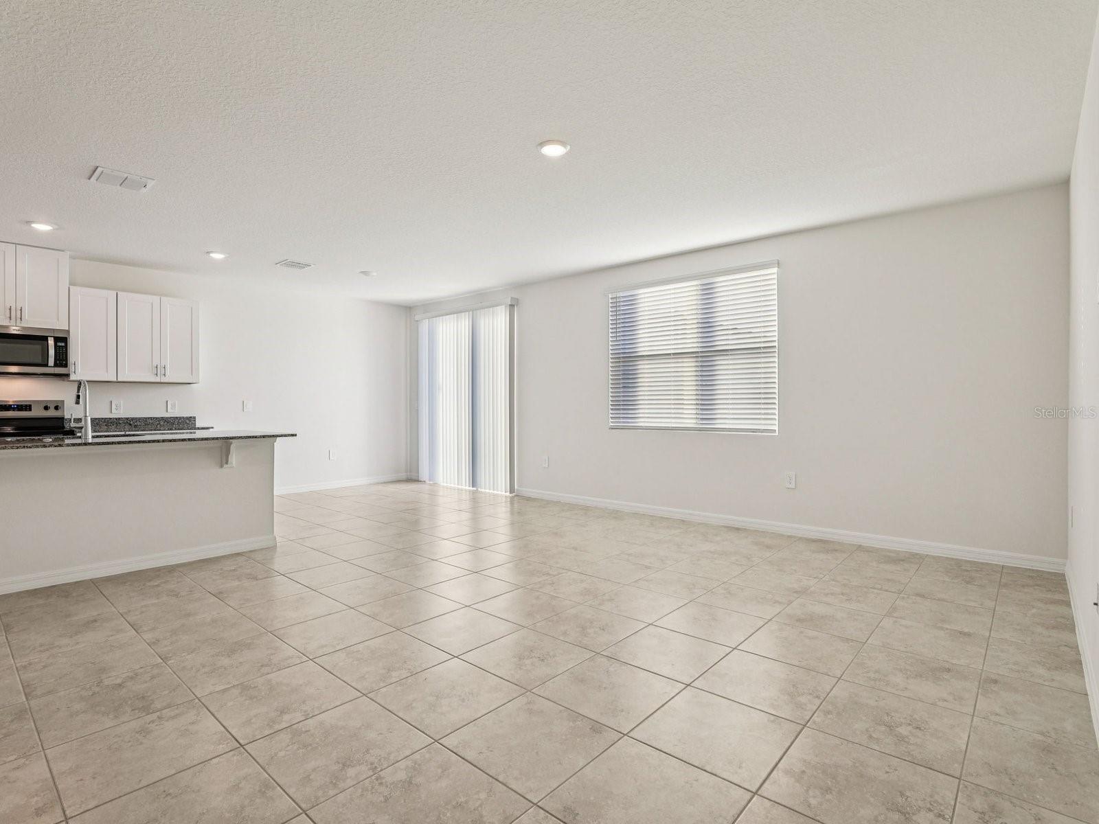 Listing photo 2 for 1377 Oak Valley Dr