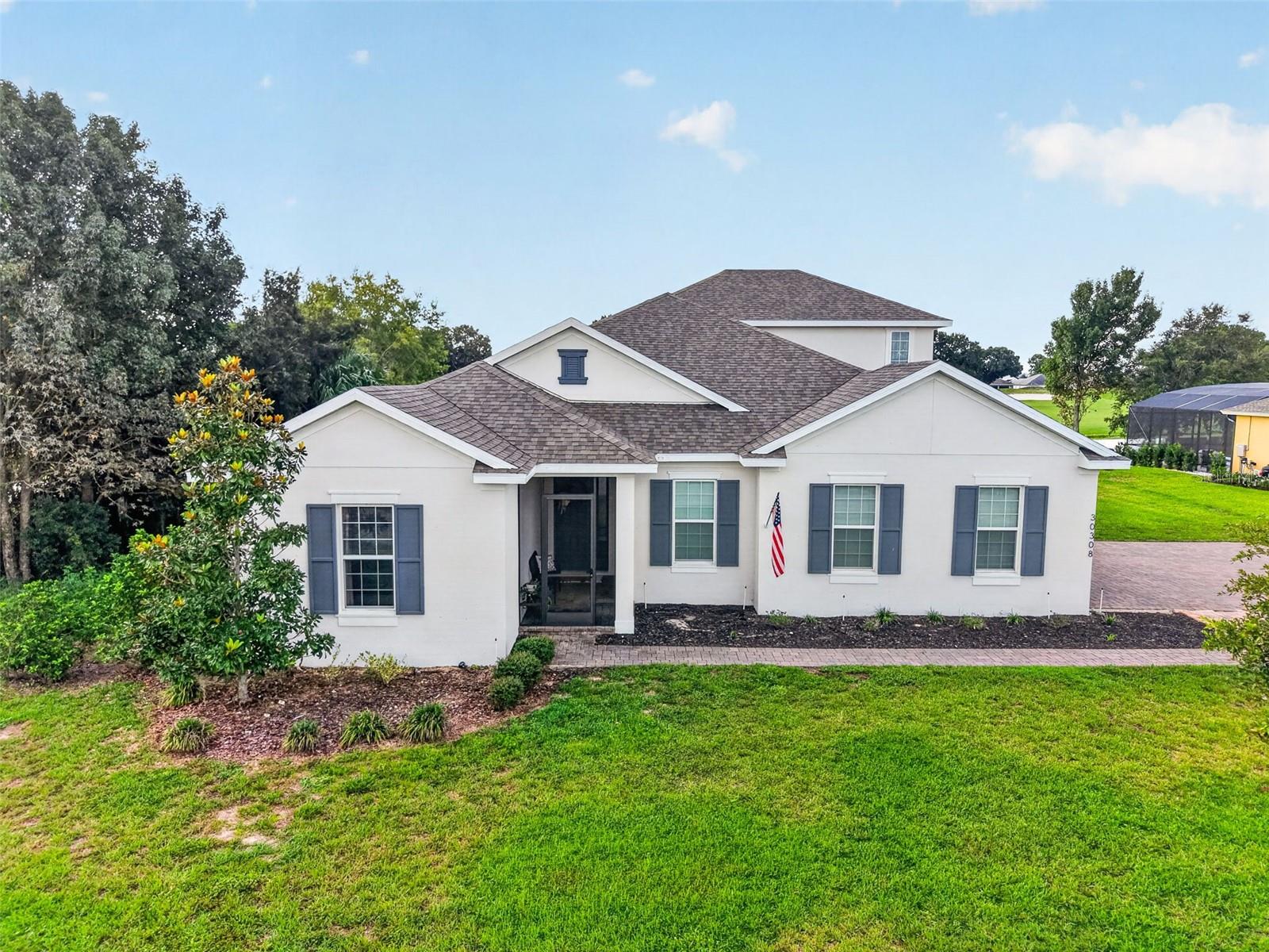 Listing photo 1 for 30308 Island Club Dr