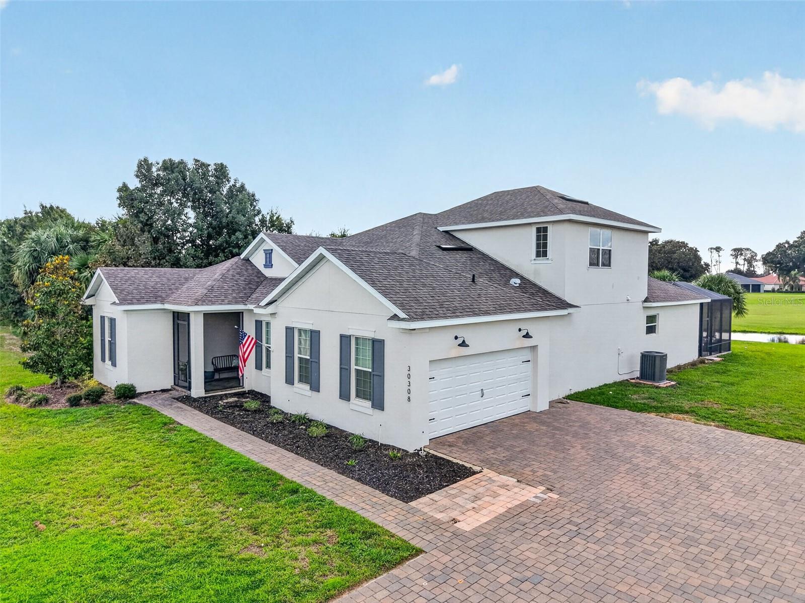 Listing photo 2 for 30308 Island Club Dr