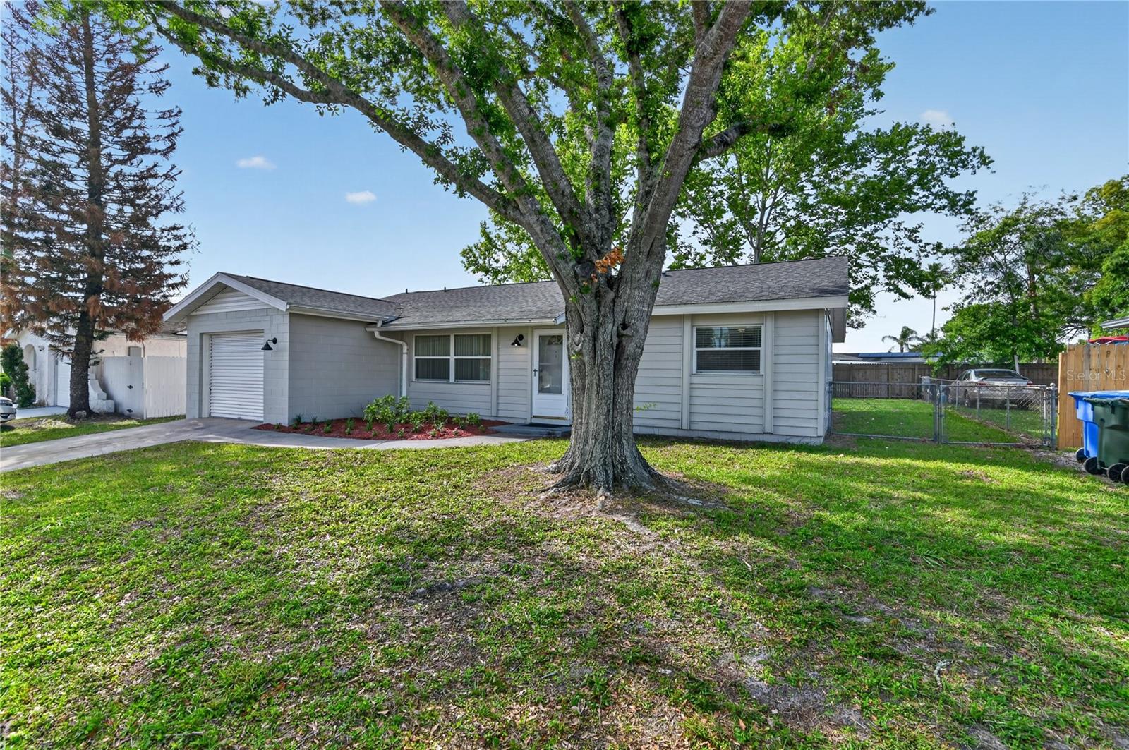 Listing photo 2 for 1330 Meadowbrook St