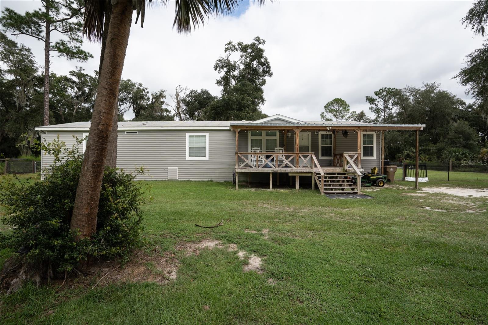 Listing photo 1 for 40090 County Rd 439