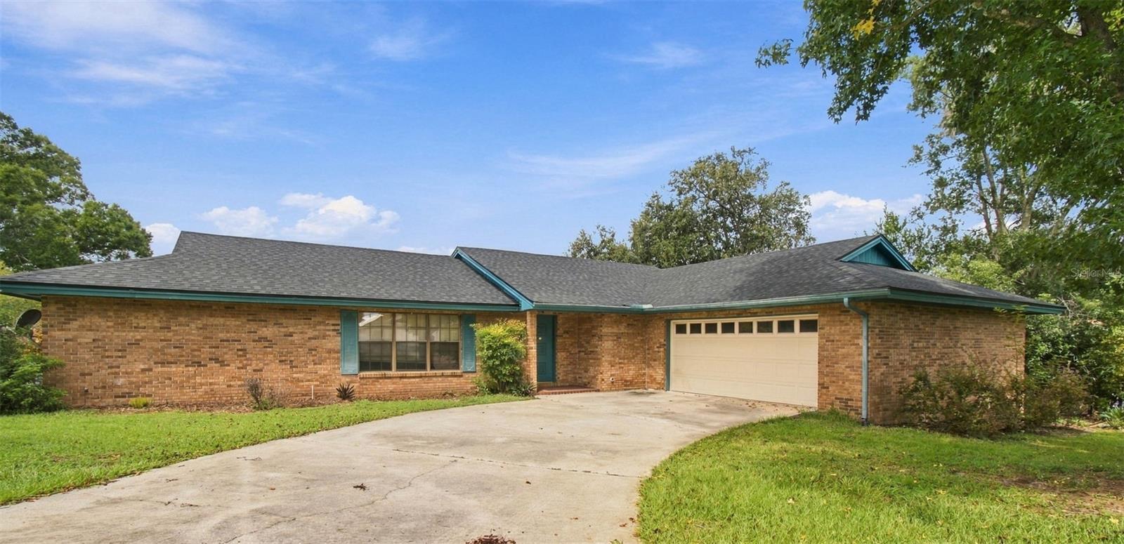 Listing photo 1 for 4967 Stonecrest Dr