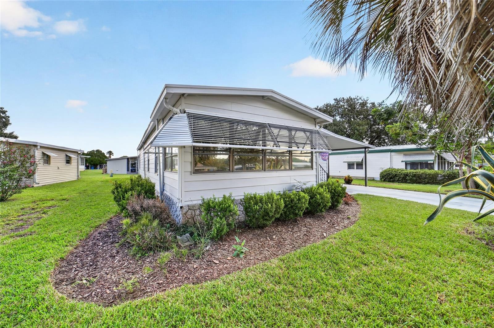 Listing photo 3 for 920 Silver Oak Ave