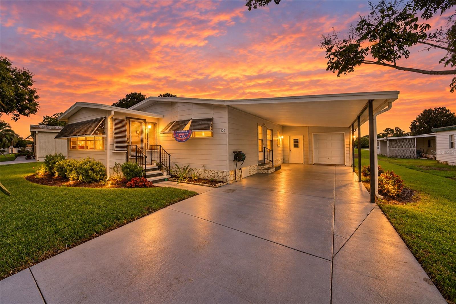 Listing photo 1 for 920 Silver Oak Ave