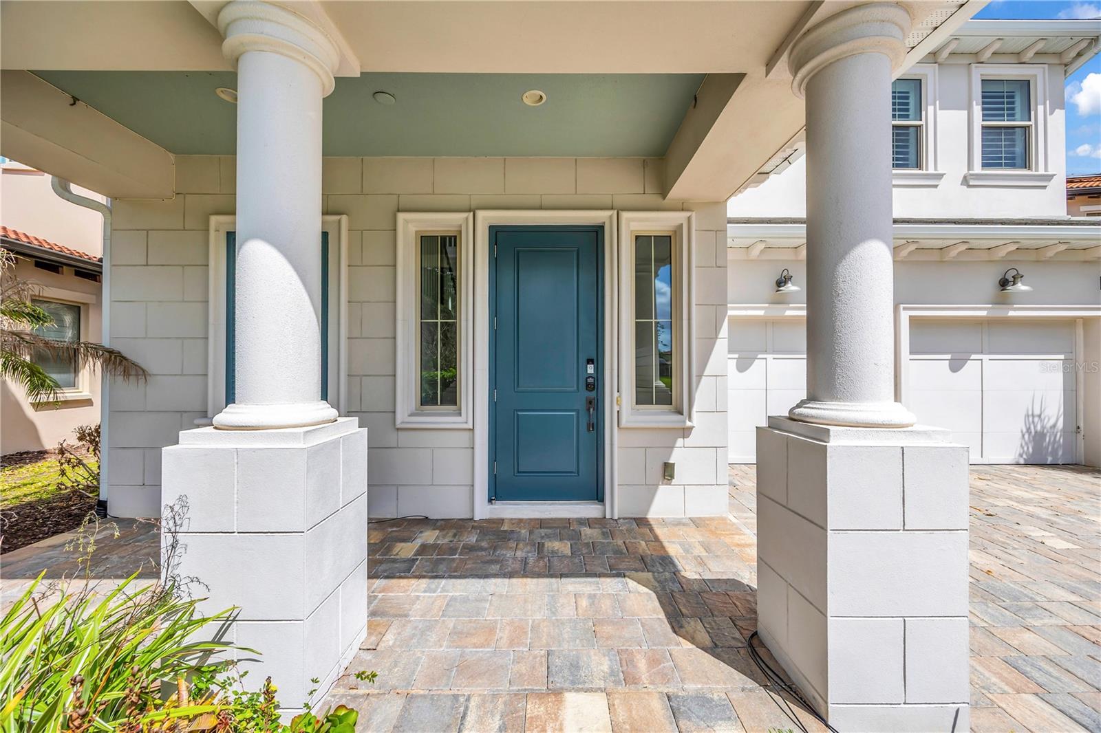 Listing photo 2 for 15594 Shorebird Ln