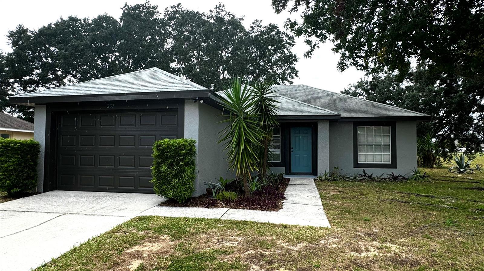 Listing photo 1 for 237 Walpole Loop