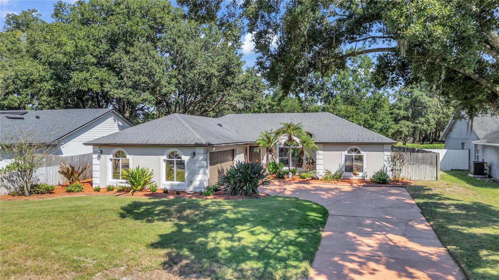 Listing photo 1 for 2430 Kalch Ct