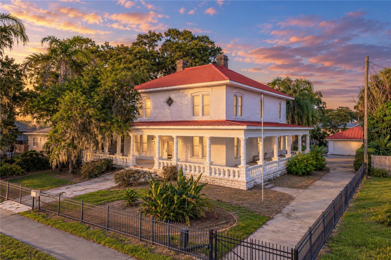 Listing photo 1 for 610 S Broadway Ave